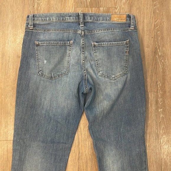 Express• Girlfriend Button-Fly Jeans - Picture 10 of 11